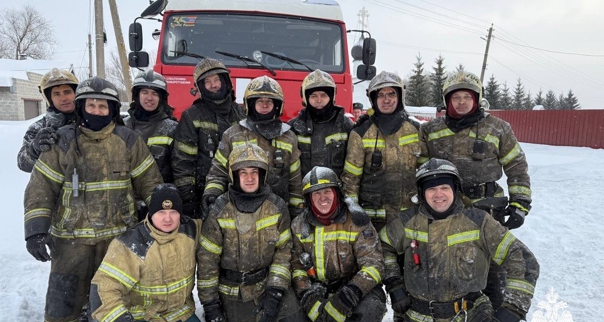 Пожарный Алексей Курзенев после 18 лет службы и медали от министра уходит на отдых